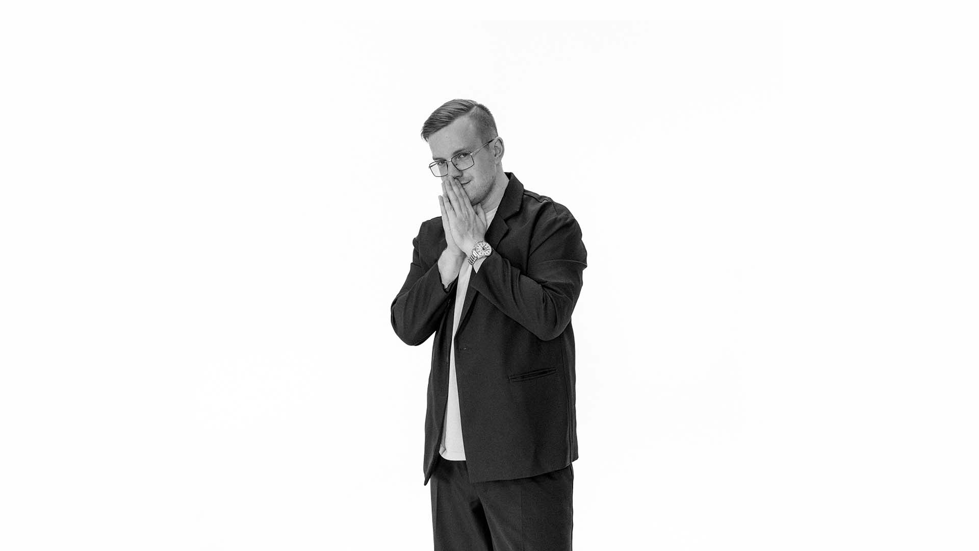 Владислав Быков ведёт мероприятие